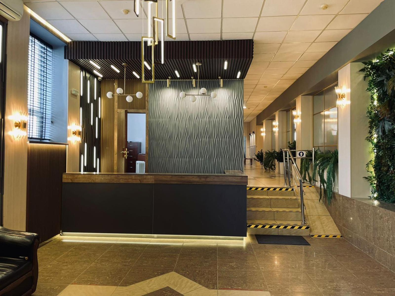 Tengri Hotel Atyraū Exteriör bild