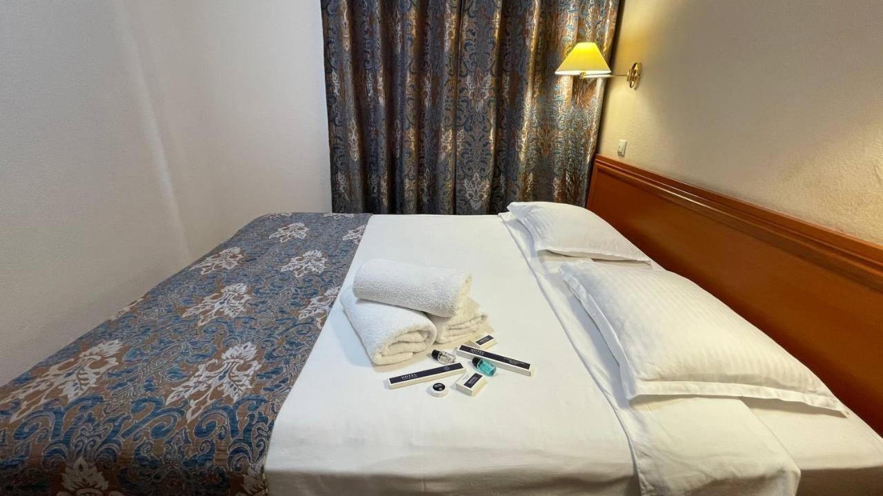 Tengri Hotel Atyraū Exteriör bild