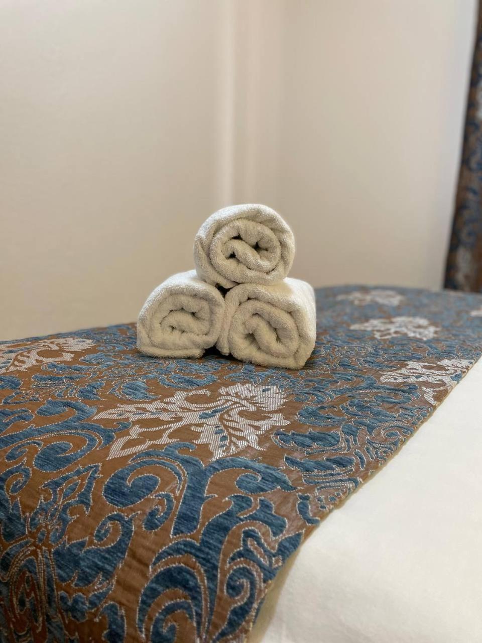 Tengri Hotel Atyraū Exteriör bild